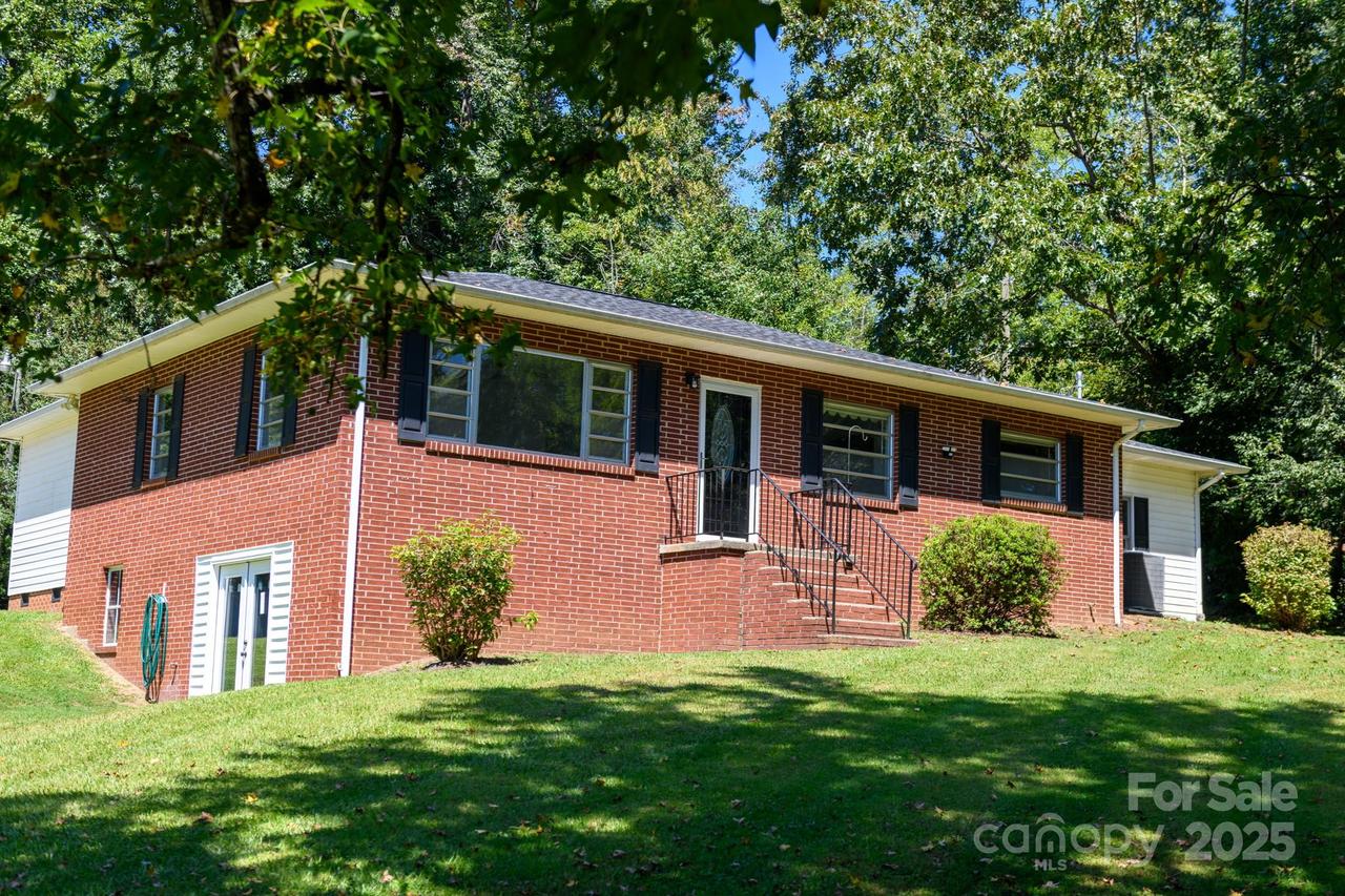 2755 Blue Creek Rd., Lenoir, NC 28645