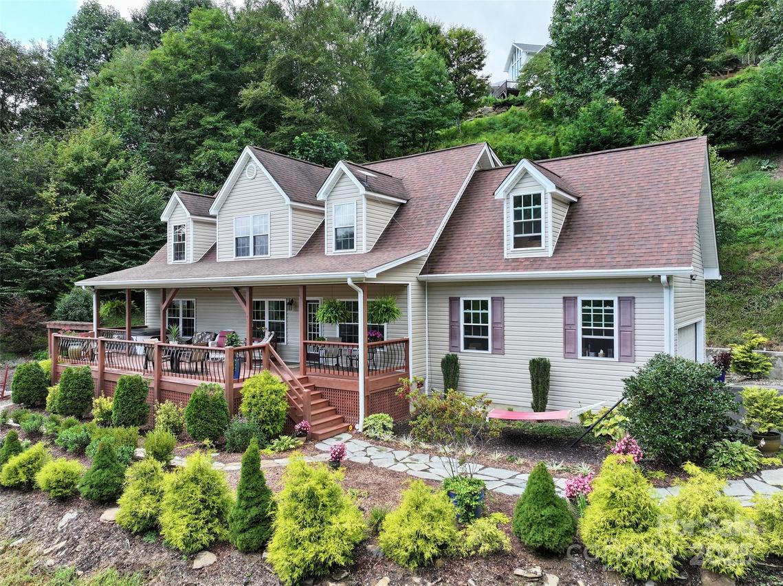 202 Inverness Dr., Waynesville, NC 28785