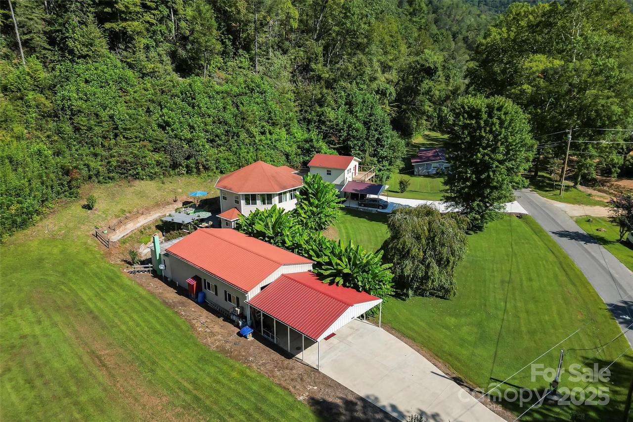 214 Locust Cove Rd., Marion, NC 28752