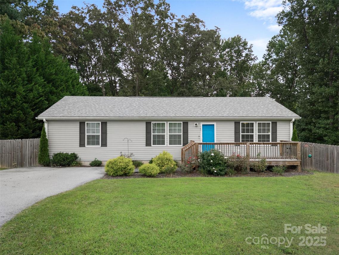 143 Hollyhock Ct., Flat Rock, NC 28731