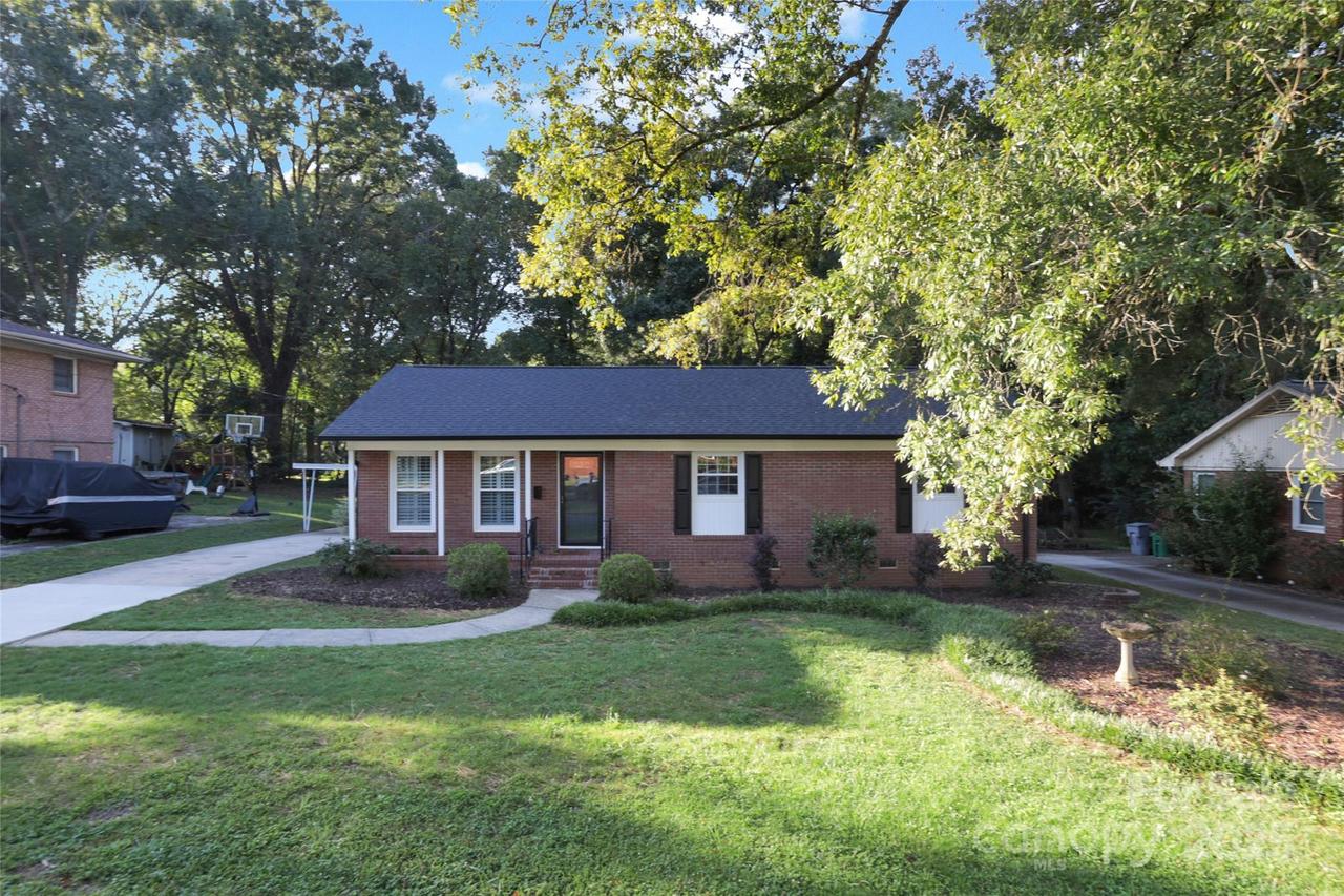 1100 Nancy Dr., Charlotte, NC 28211