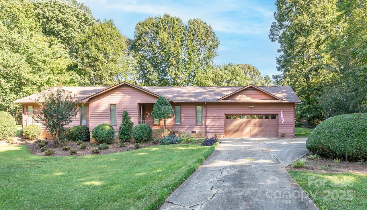 312 Saddlewood Dr., Gastonia, NC 28056