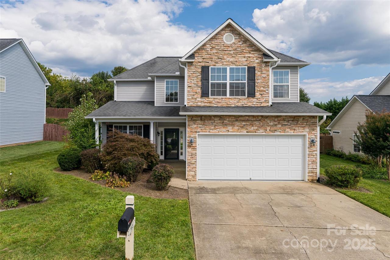 163 Yadkin Rd., Fletcher, NC 28732