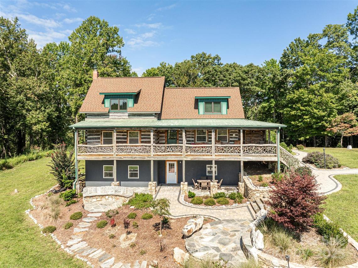 185 Starview Ln., Hendersonville, NC 28739