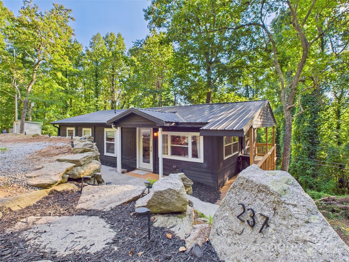 237 Upper Bat Cave Dr., Bat Cave, NC 28792
