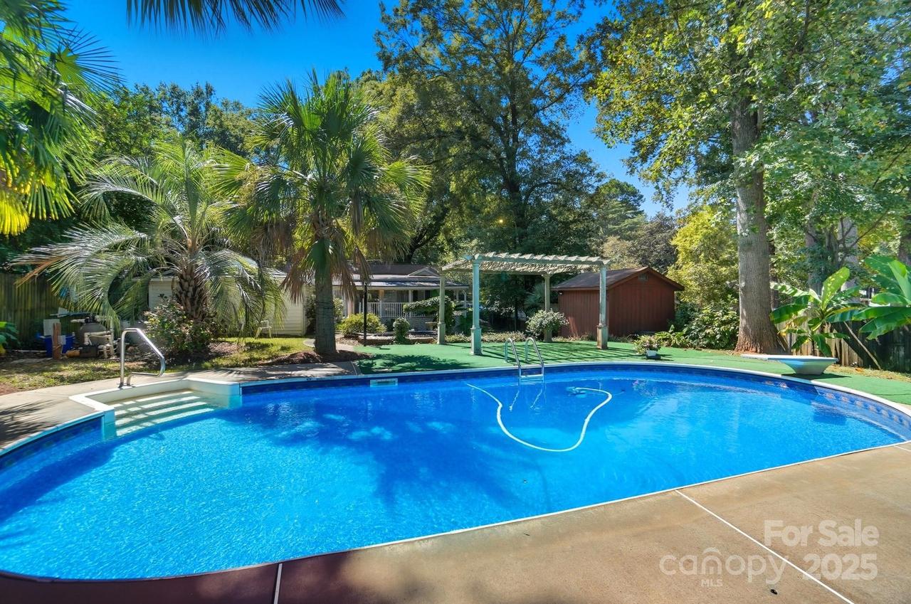 955 Hickory Nut St., Charlotte, NC 28205