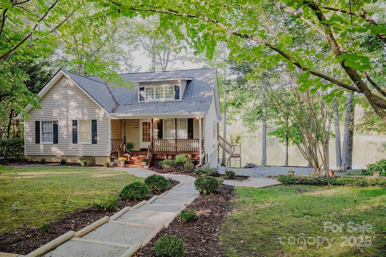 49 Gosling Cir., Hendersonville, NC 28792