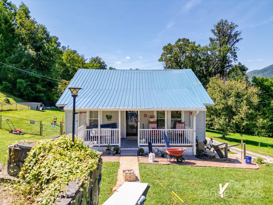 114 Walnut St., Marion, NC 28752
