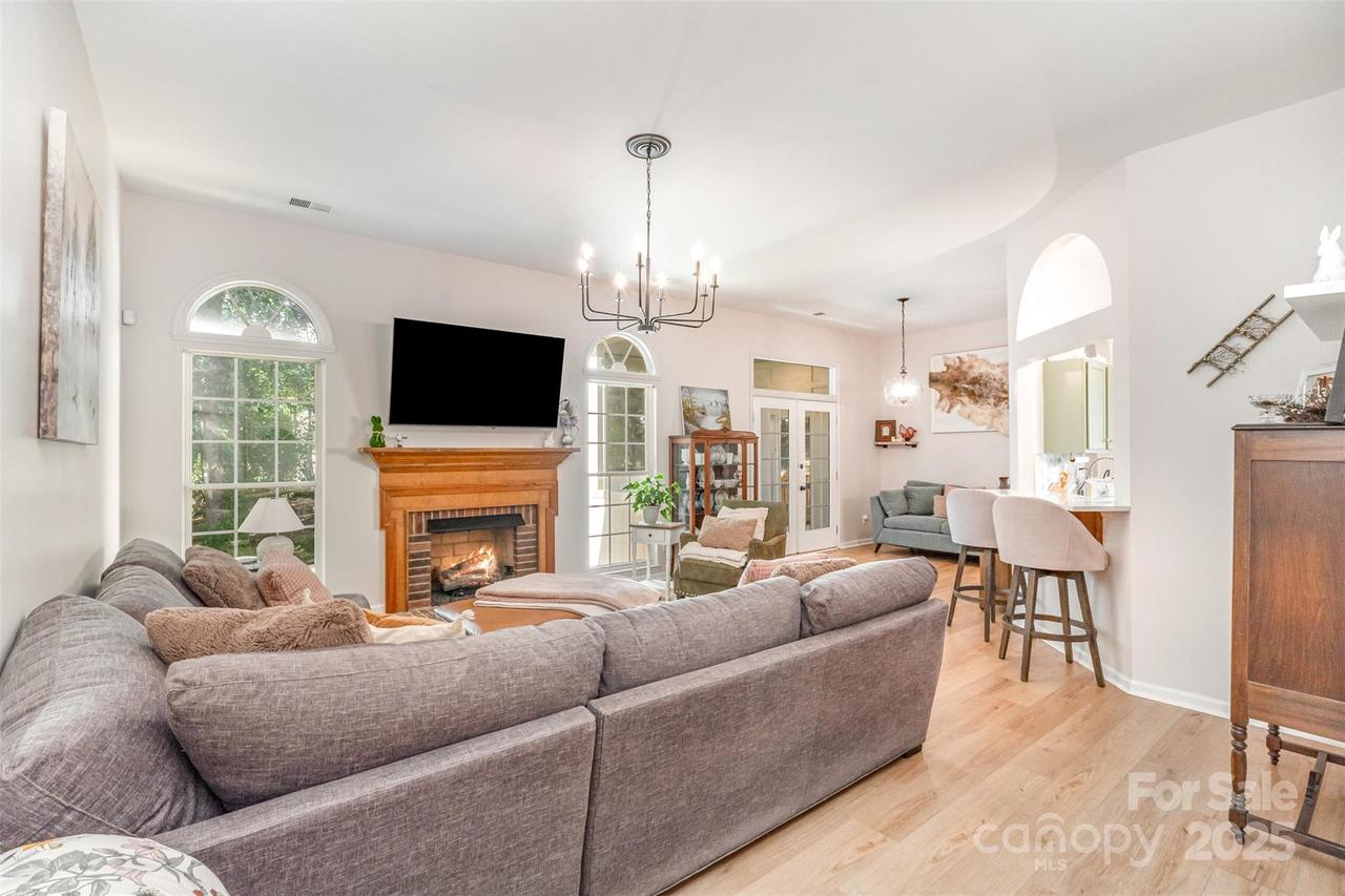 2632 Yarrow Rd., Charlotte, NC 28213