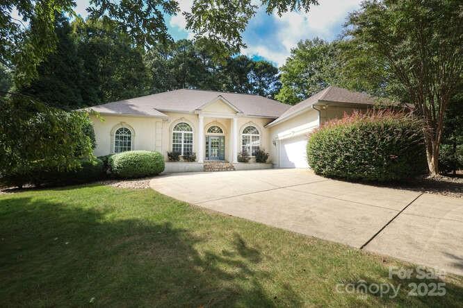 2587 Penngate Dr., Sherrills Ford, NC 28673