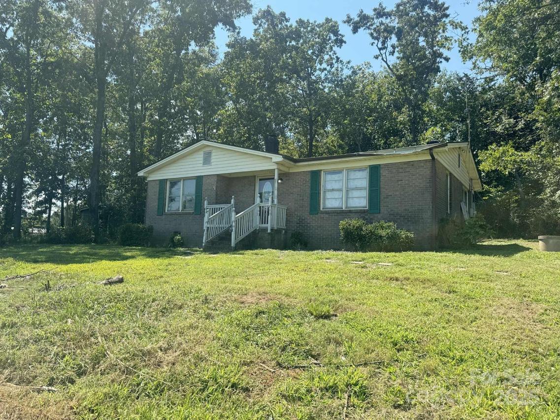 158 Dogwood Dr., Ellenboro, NC 28040