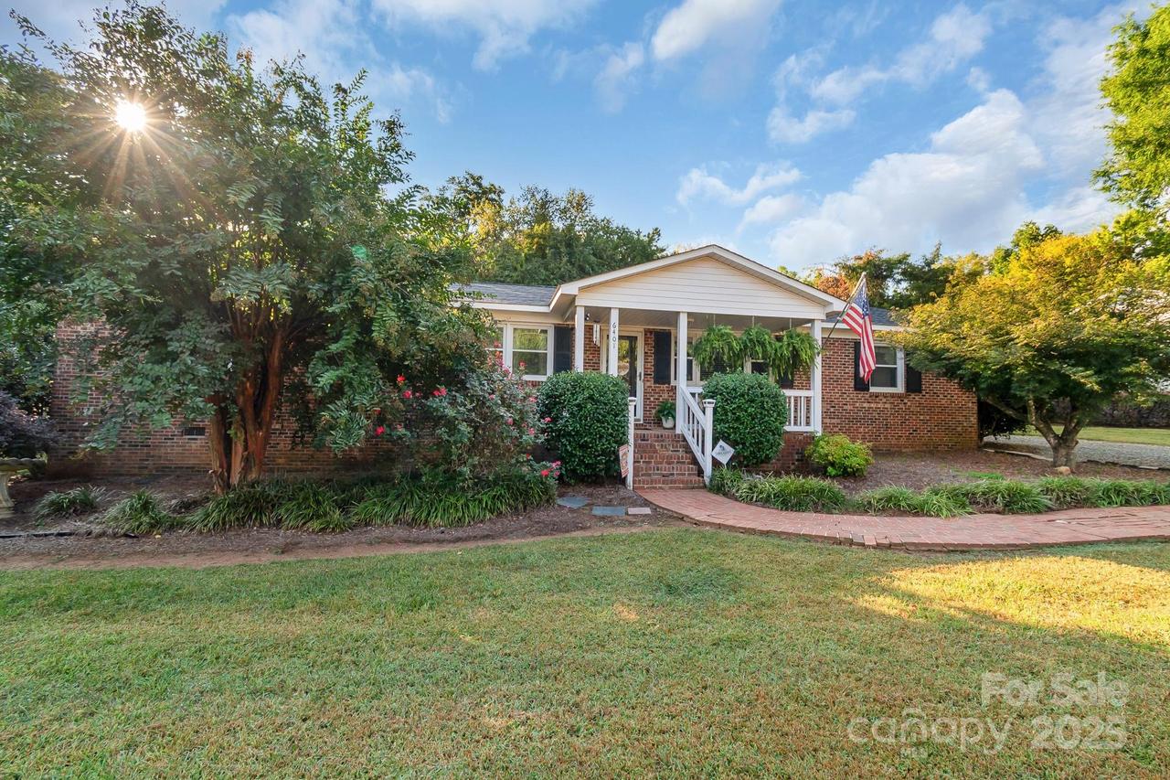 6401 Cumberland Dr., Harrisburg, NC 28075