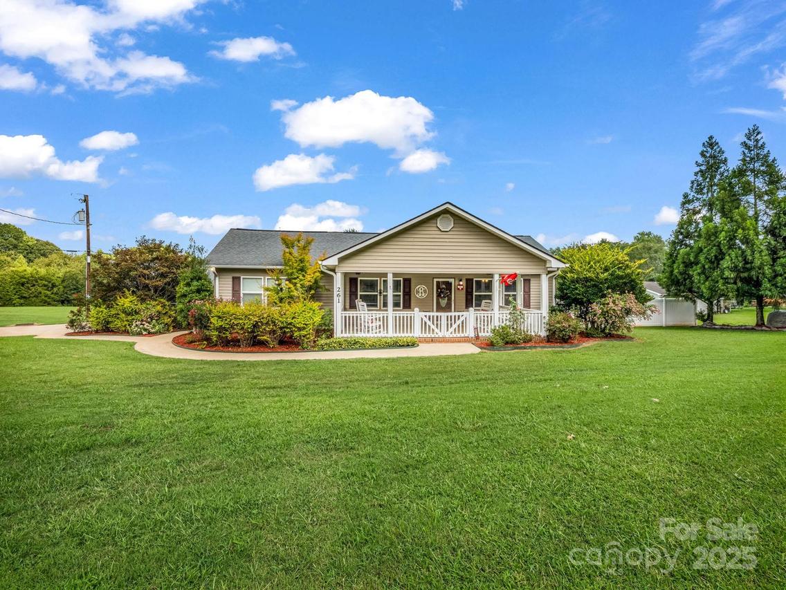 261 Faye Toney Rd., Mooresboro, NC 28114