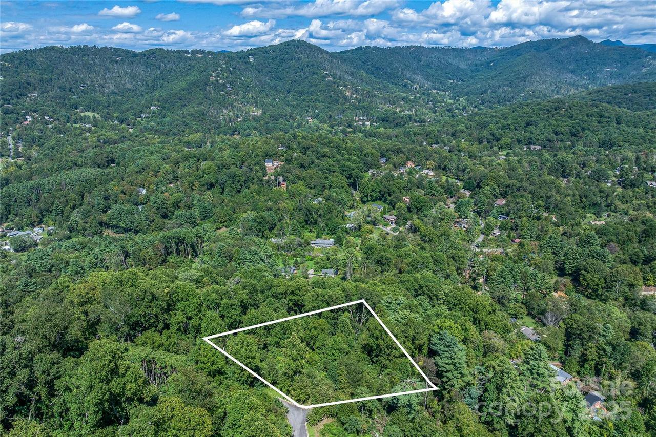 33 Grovepoint Way, Asheville, NC 28804