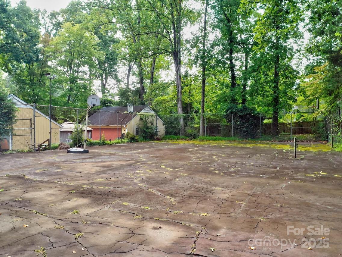 324 N Sharon Amity Rd., Charlotte, NC 28211