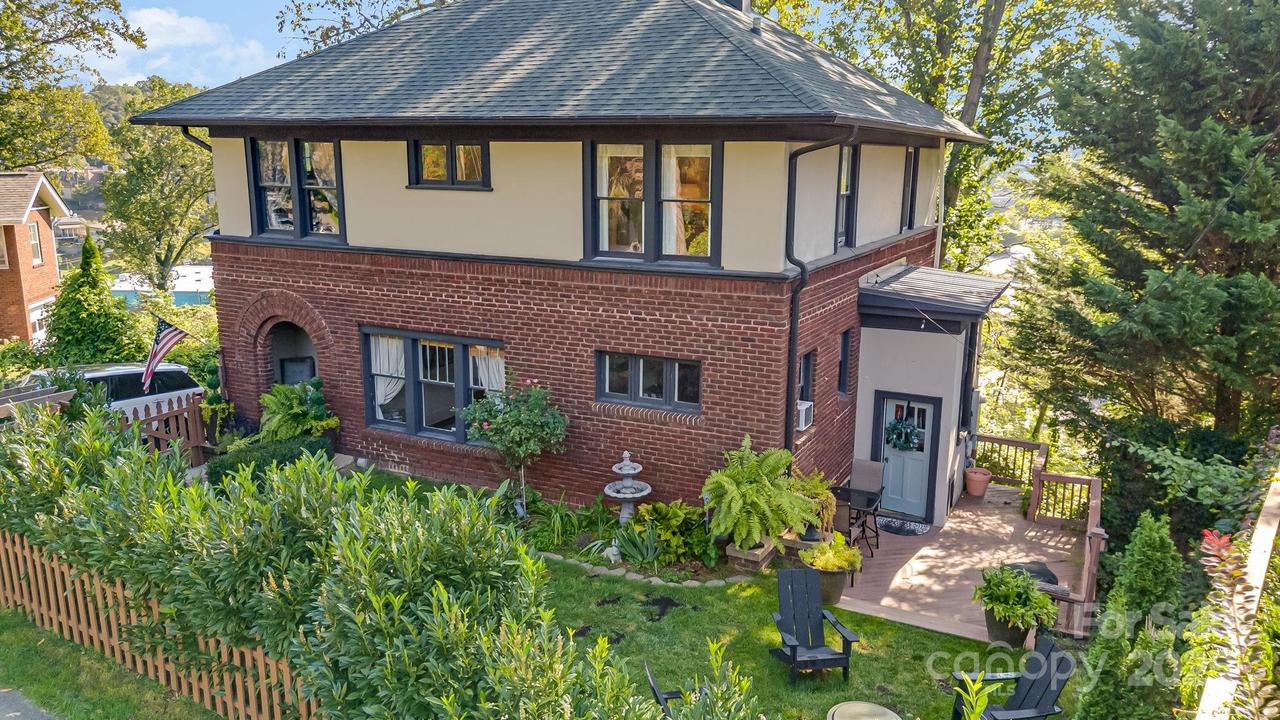 74 Saint Dunstans Cir., Asheville, NC 28803