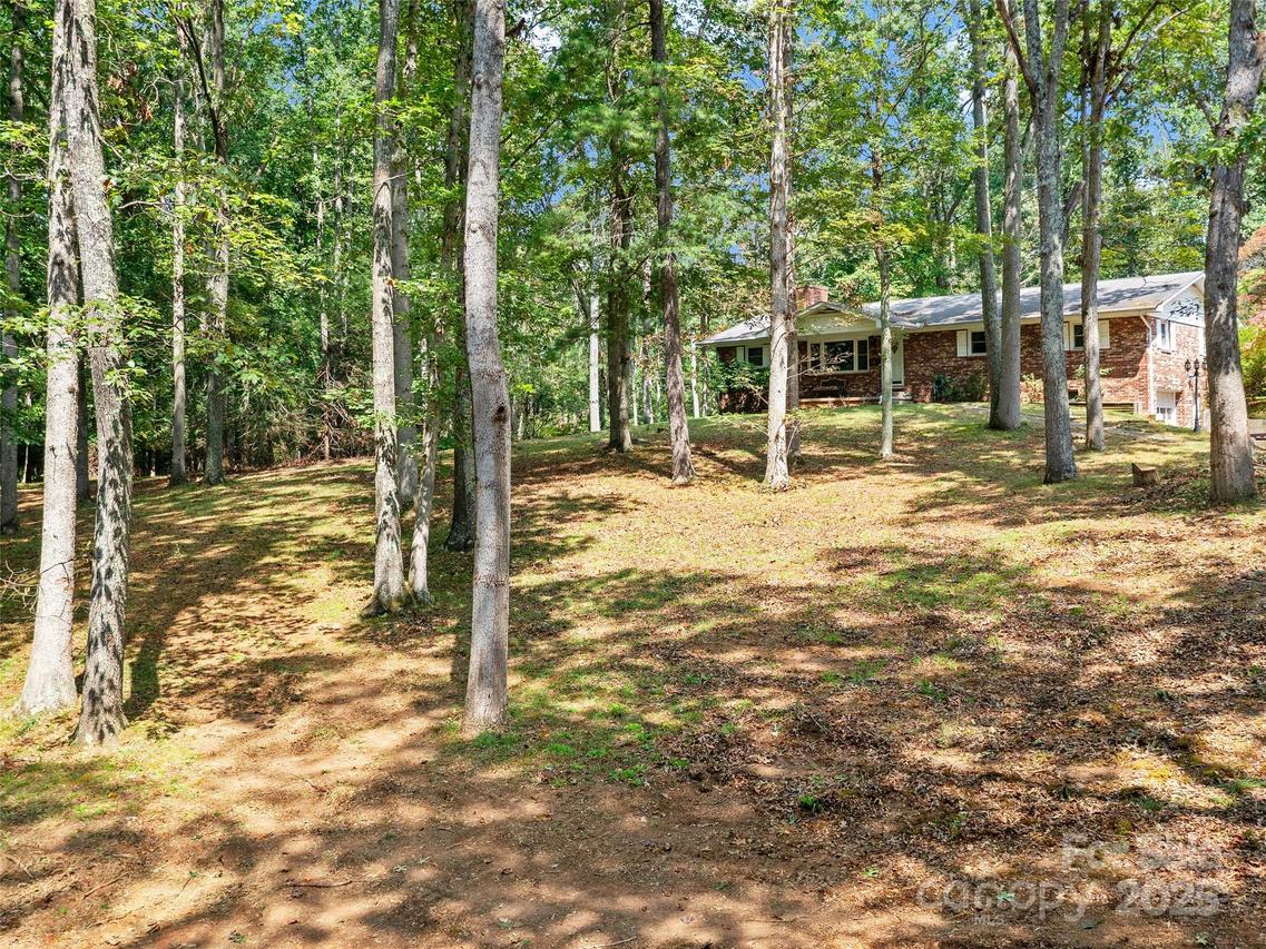 631 Macedonia Rd., Asheville, NC 28804