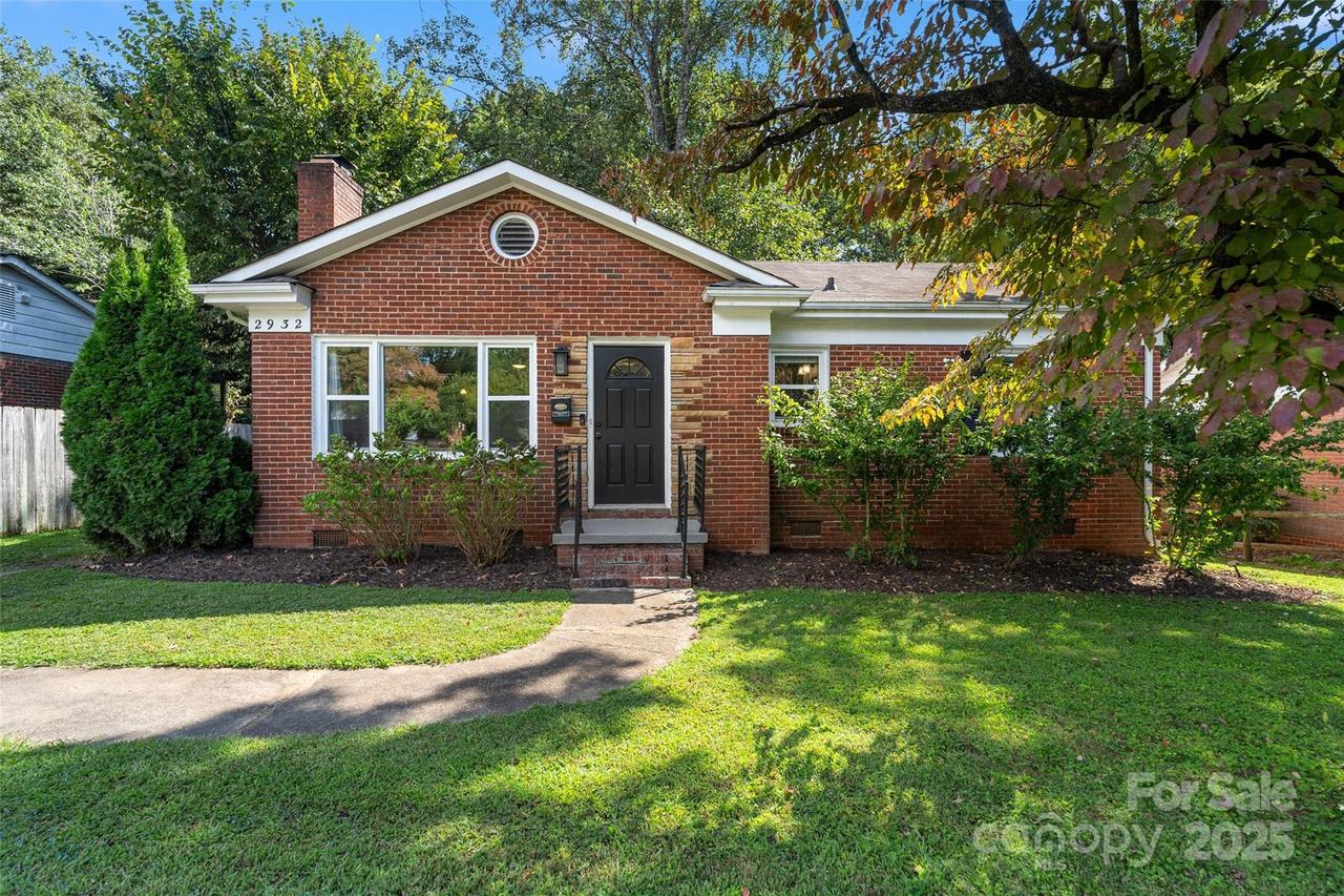 2932 Enfield Rd., Charlotte, NC 28205