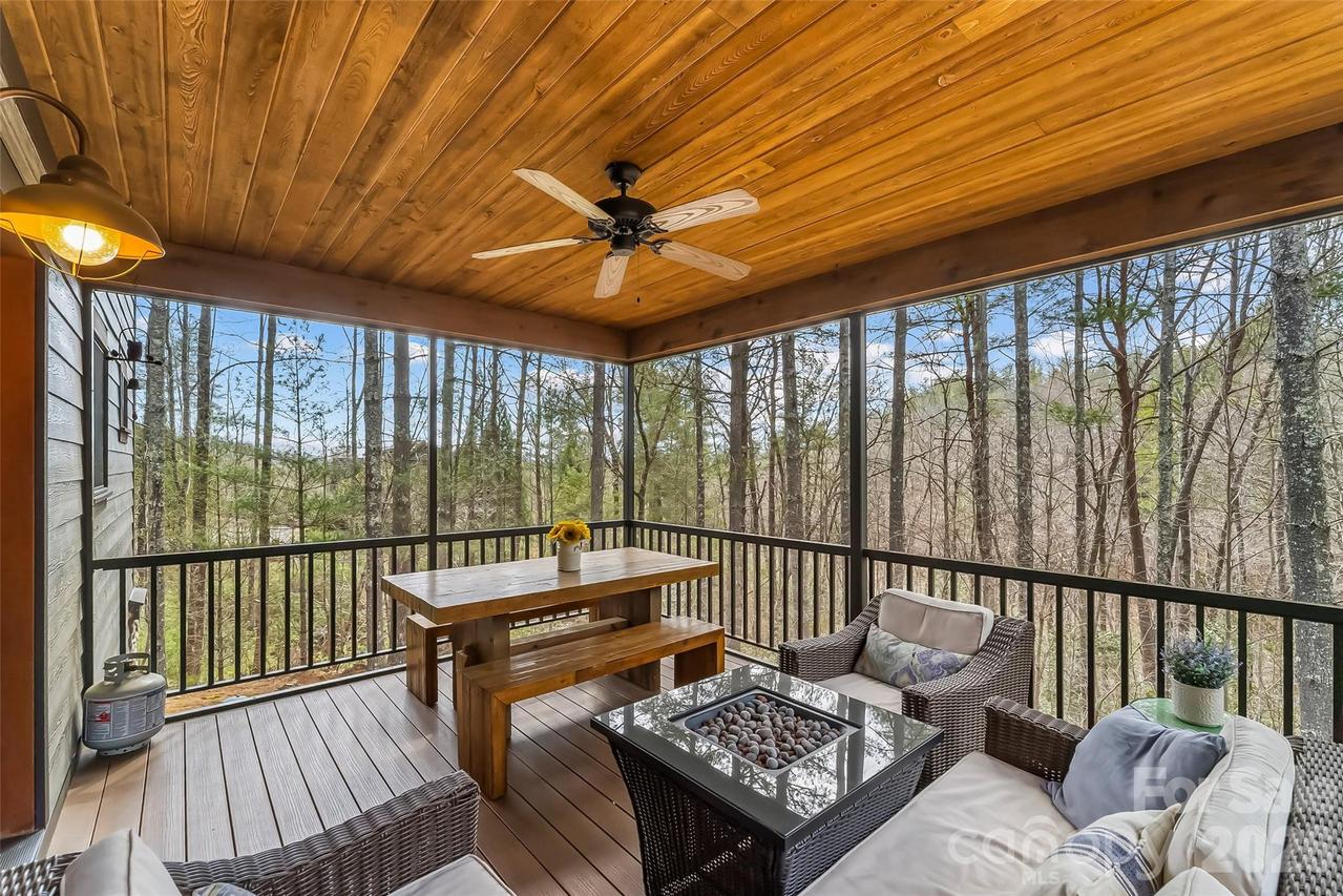 4064 Dense Acre Tr., Nebo, NC 28761