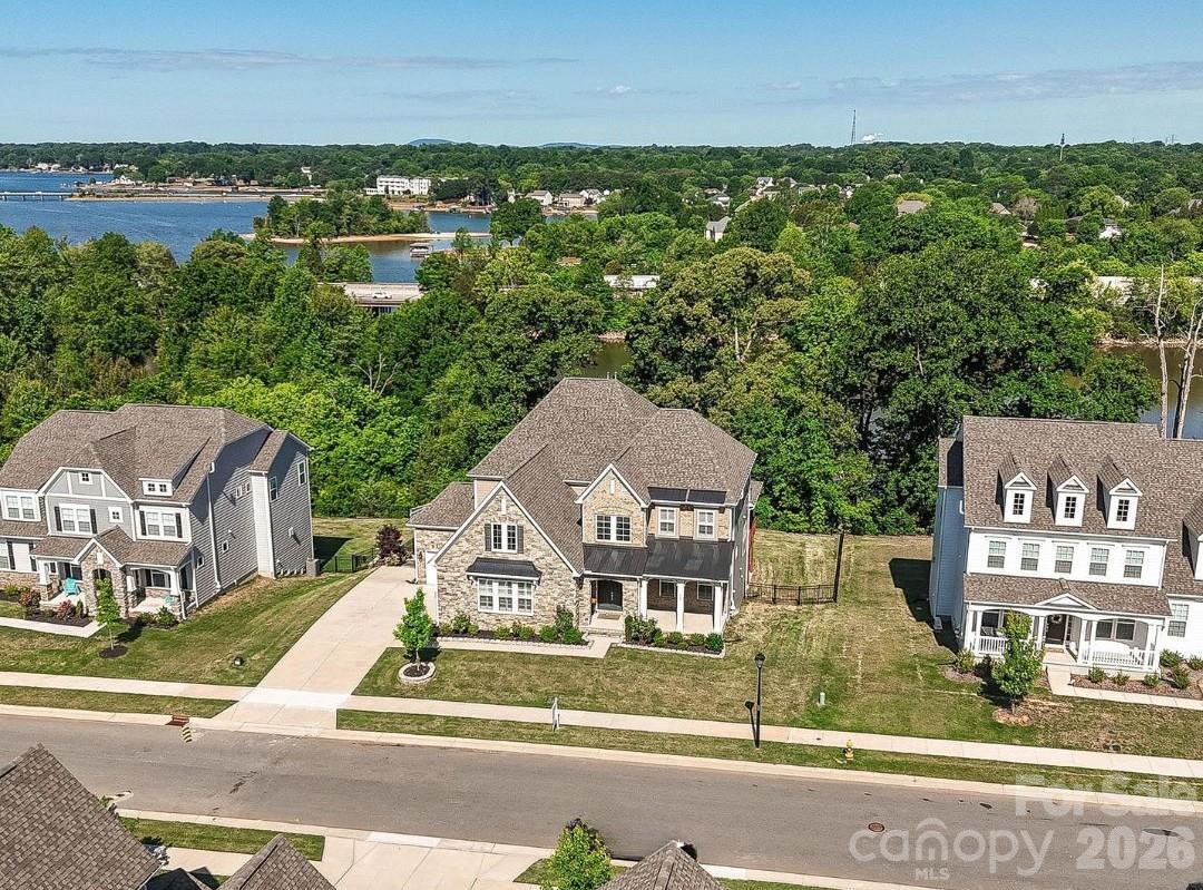 315 W Waterlynn Rd., Mooresville, NC 28117
