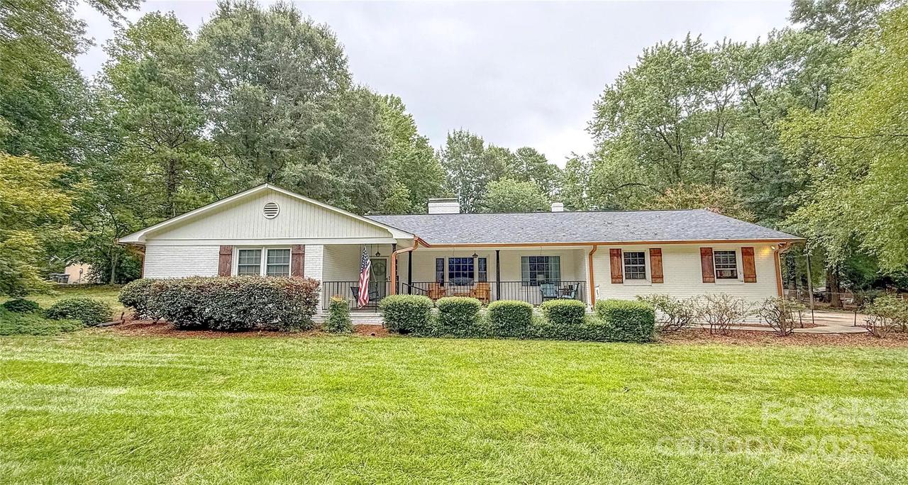 3720 Fairlane Dr., Gastonia, NC 28056