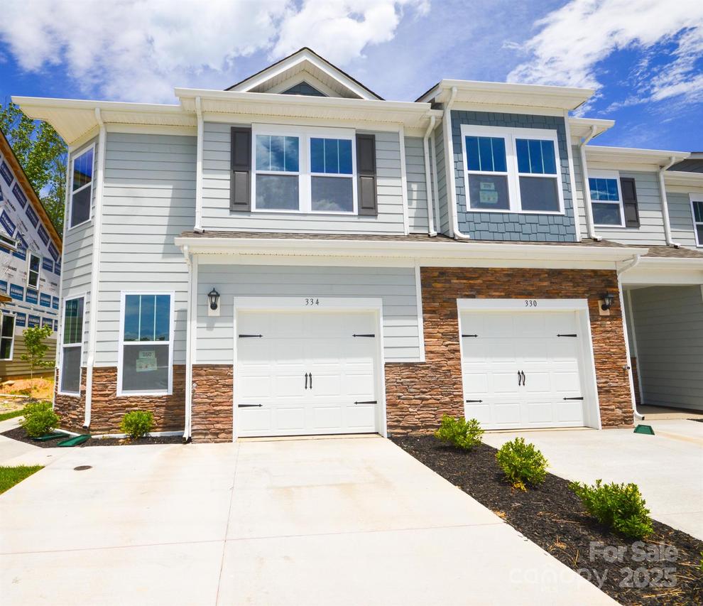 364 Creekview Rd., Hendersonville, NC 28792