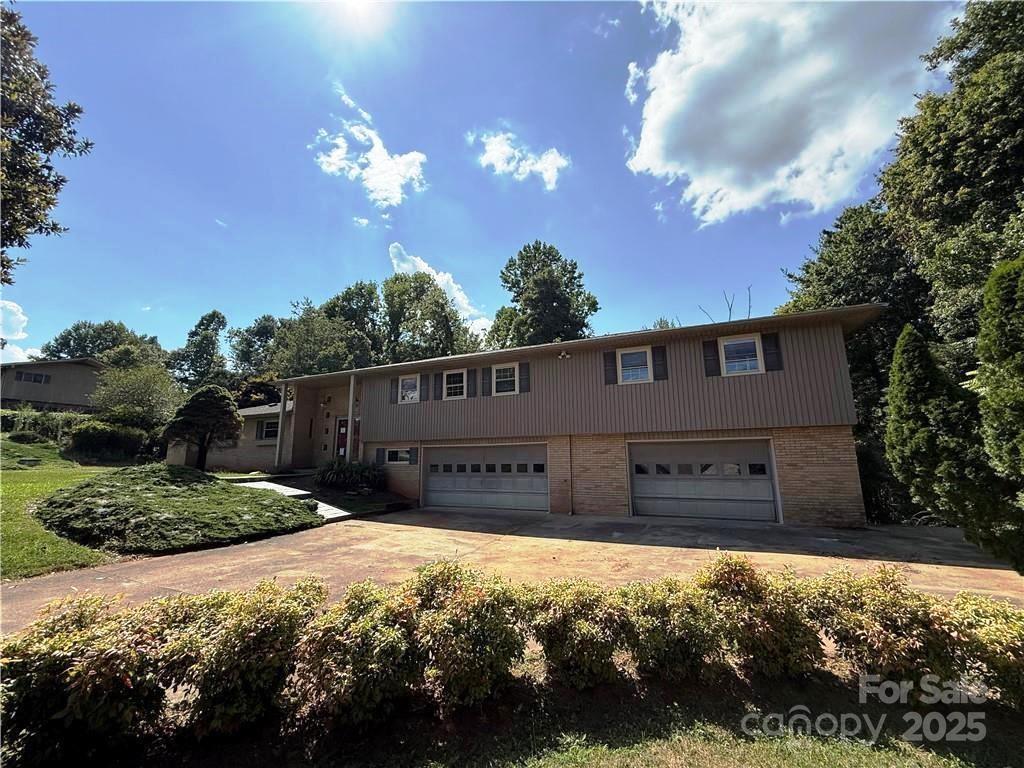 1824 Chrosaro Pl. #15, Lenoir, NC 28645