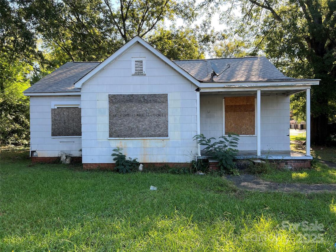 345 Bradford Dr., Charlotte, NC 28208
