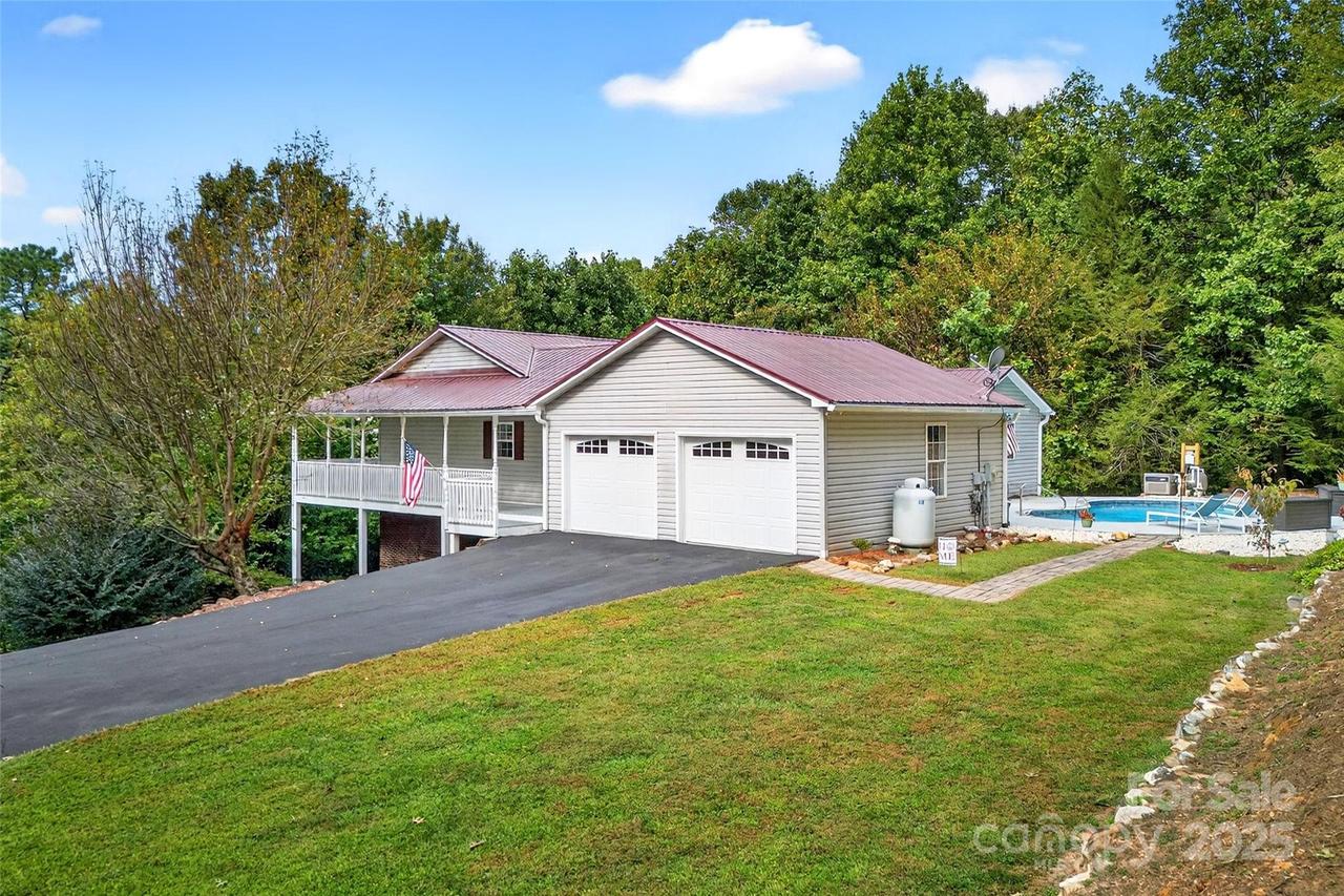 210 Marterdan Ridge, Marion, NC 28752