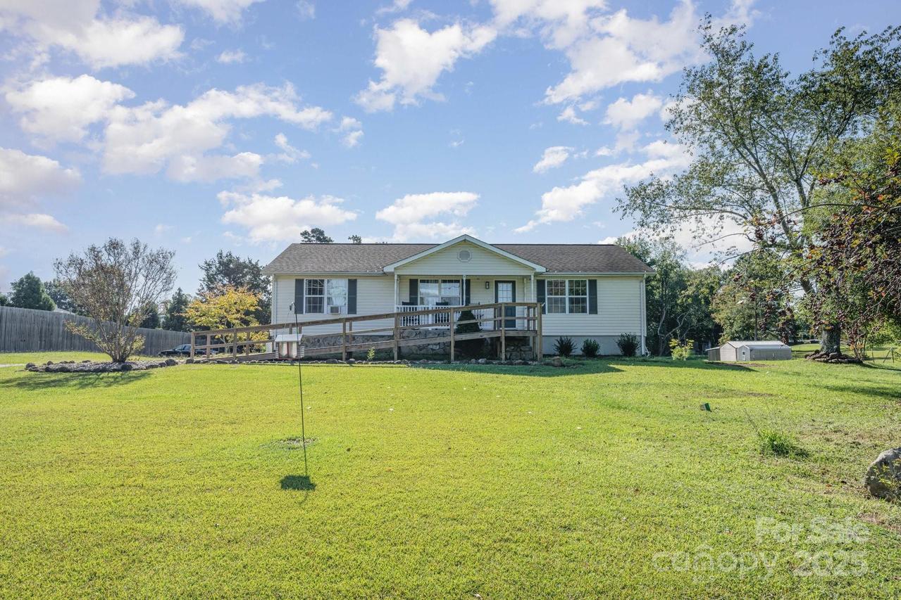 210 Mazeppa Rd., Mooresville, NC 28115