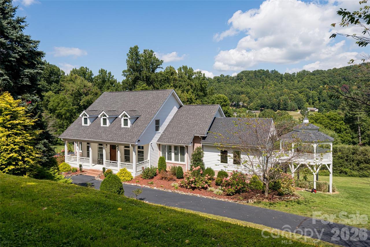 208 Parrish Farm Rd., Waynesville, NC 28786