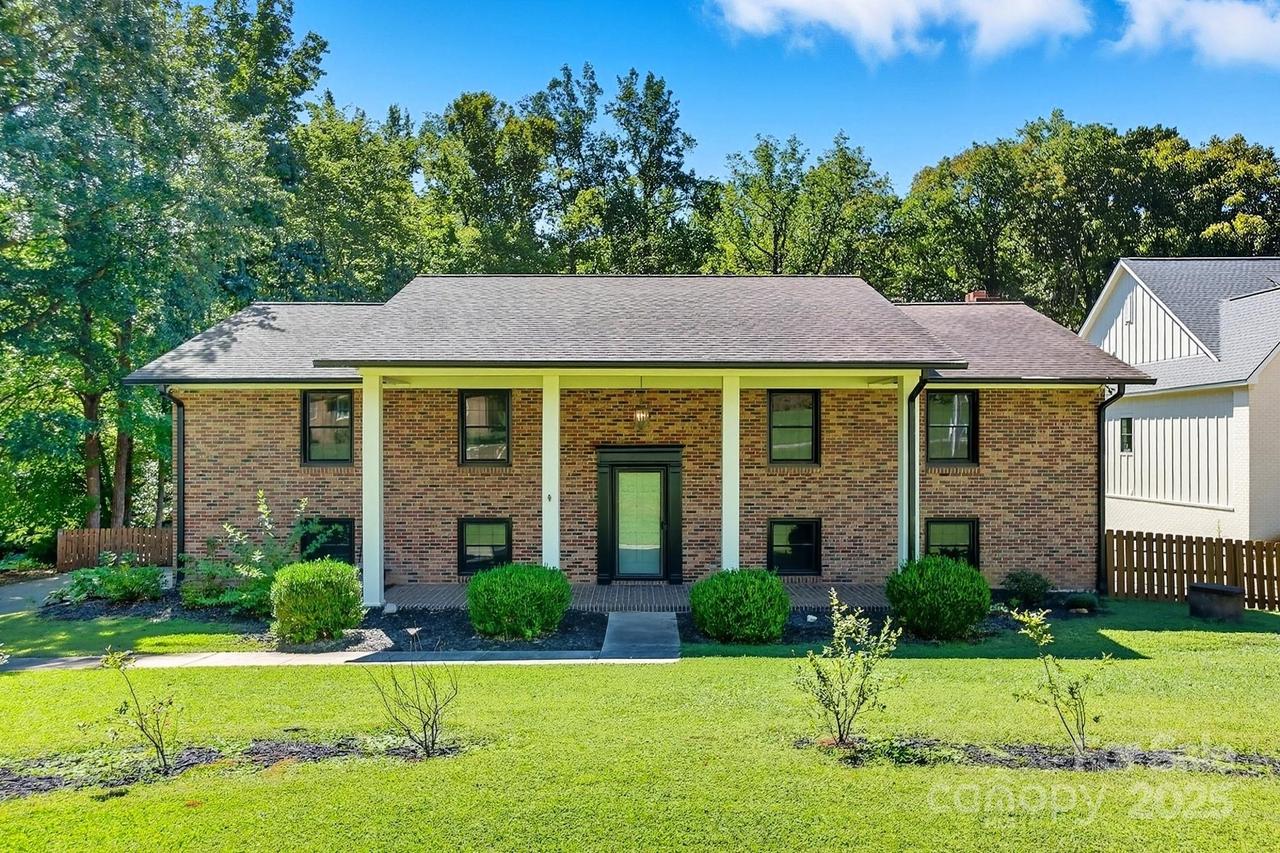 62 Bowen Dr., Belmont, NC 28012
