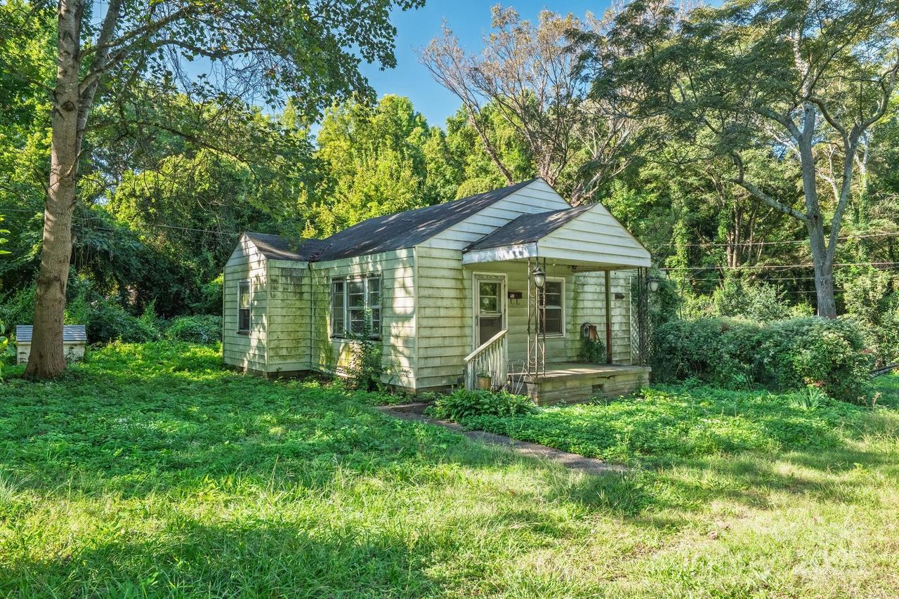 2621 Plum St., Charlotte, NC 28269