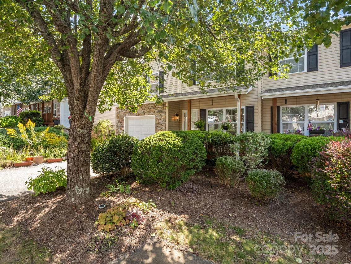 105 Loch Haven Rd., Swannanoa, NC 28778