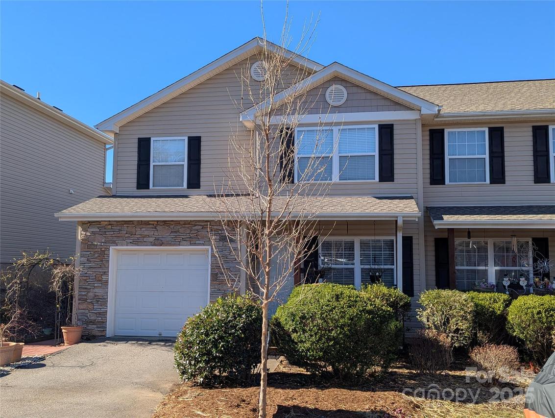 105 Loch Haven Rd., Swannanoa, NC 28778