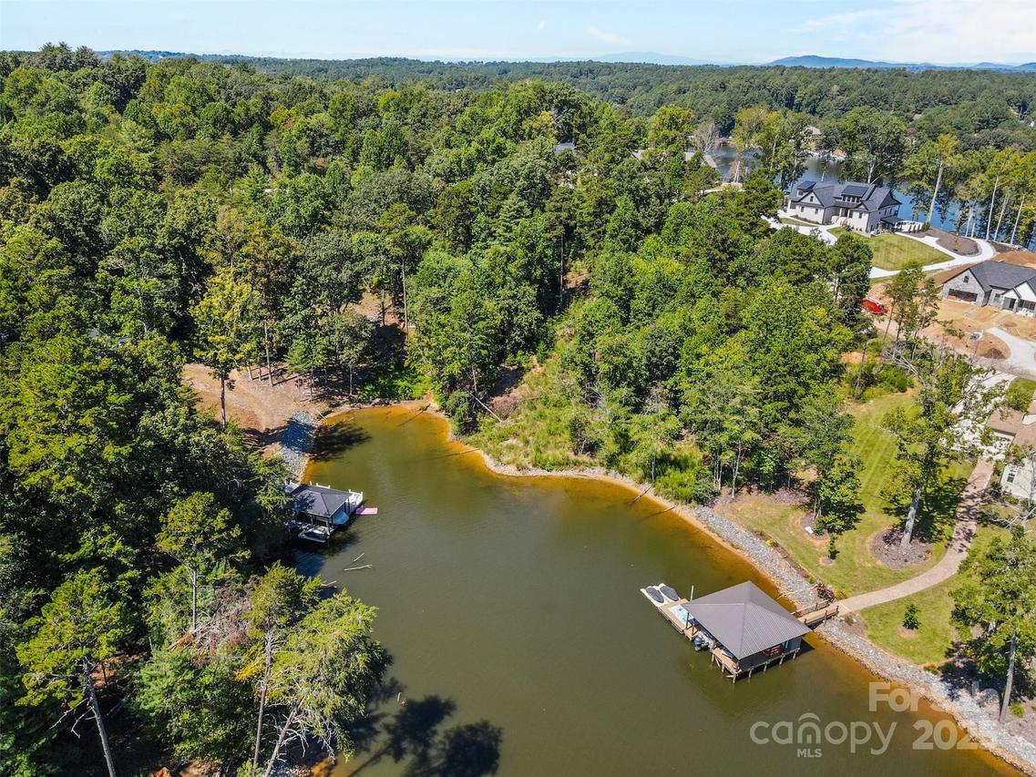 5743 Lake Pointe Dr., Granite Falls, NC 28630