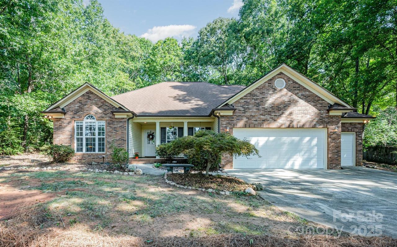 2909 Aprilia Ln., Monroe, NC 28112