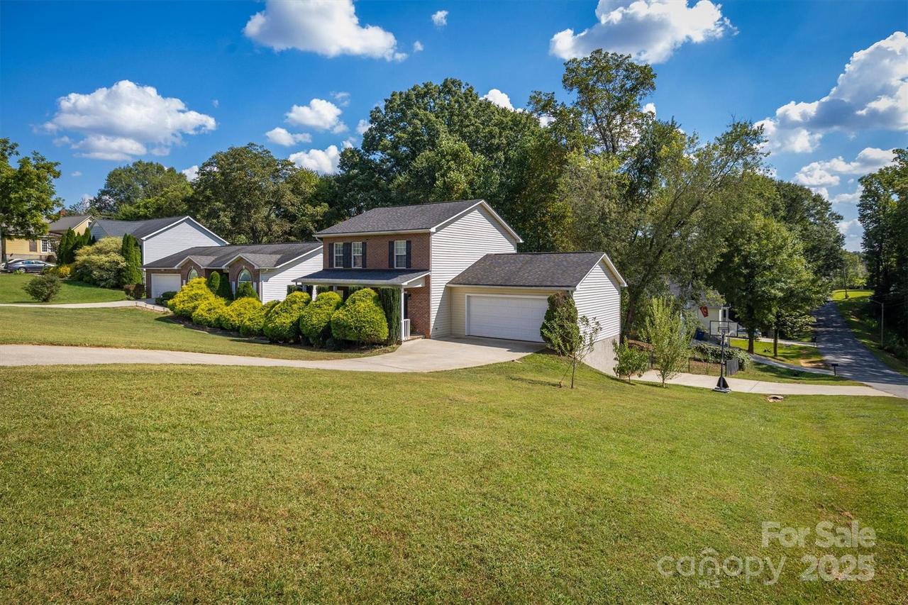 445 30th Ave., Hickory, NC 28601