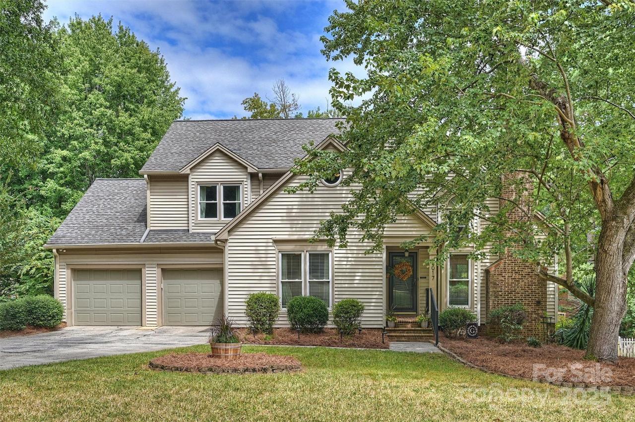 2017 Shannon Bridge Ln., Matthews, NC 28105