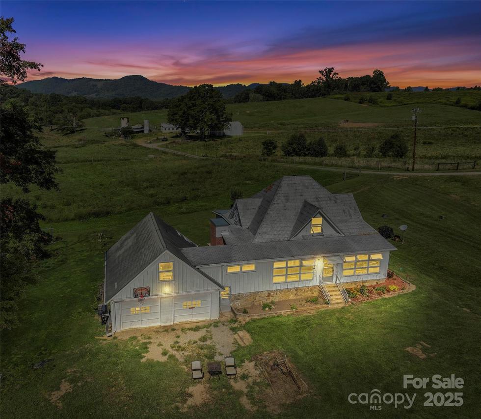 1685 Queentown Rd., Canton, NC 28716
