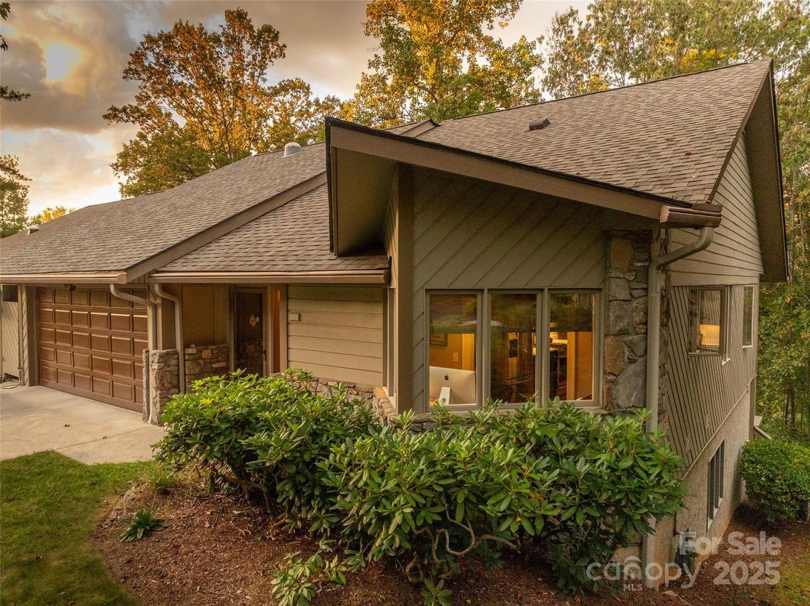1302 Timber Tr., Asheville, NC 28804