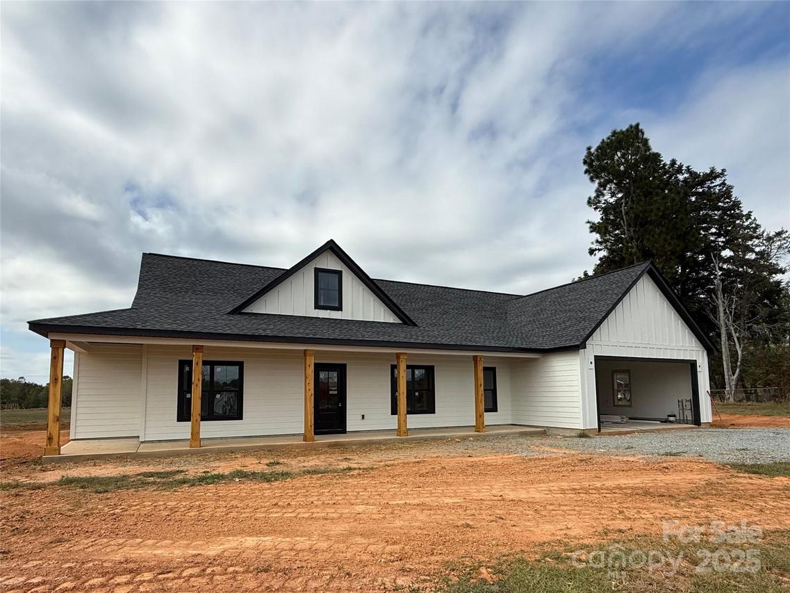 1568 Pleasant Grove Church Rd., Crouse, NC 28033
