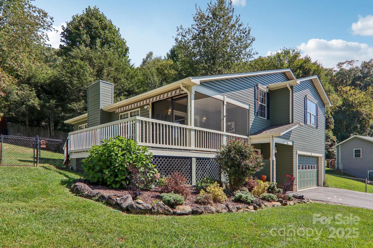 126 Pasco Loop, Waynesville, NC 28785