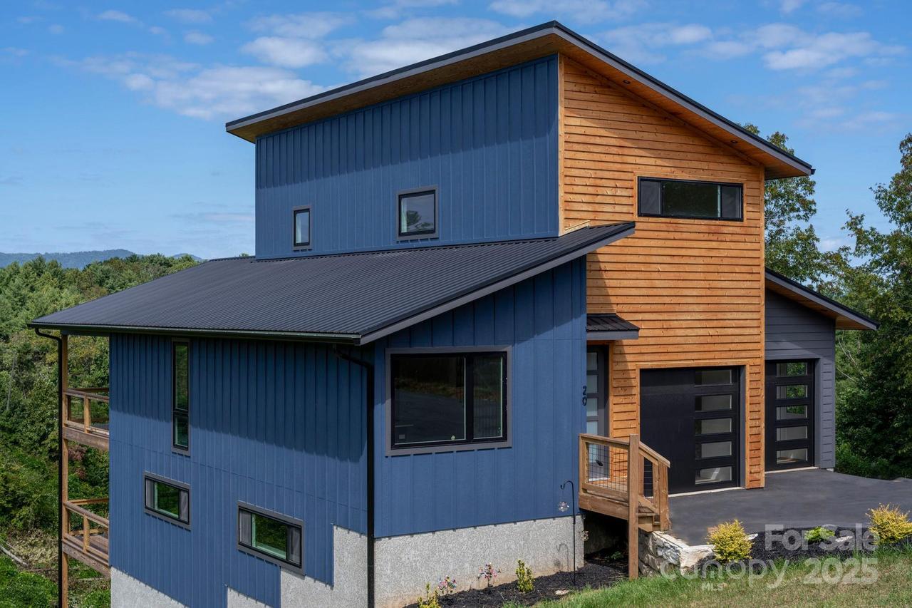 20 Giovannas Way, Leicester, NC 28748