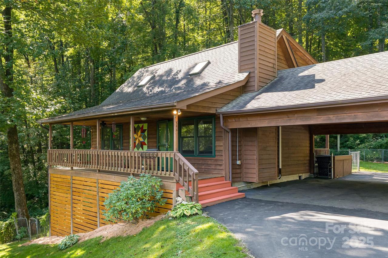 939 Mountain Lake Dr., Waynesville, NC 28785