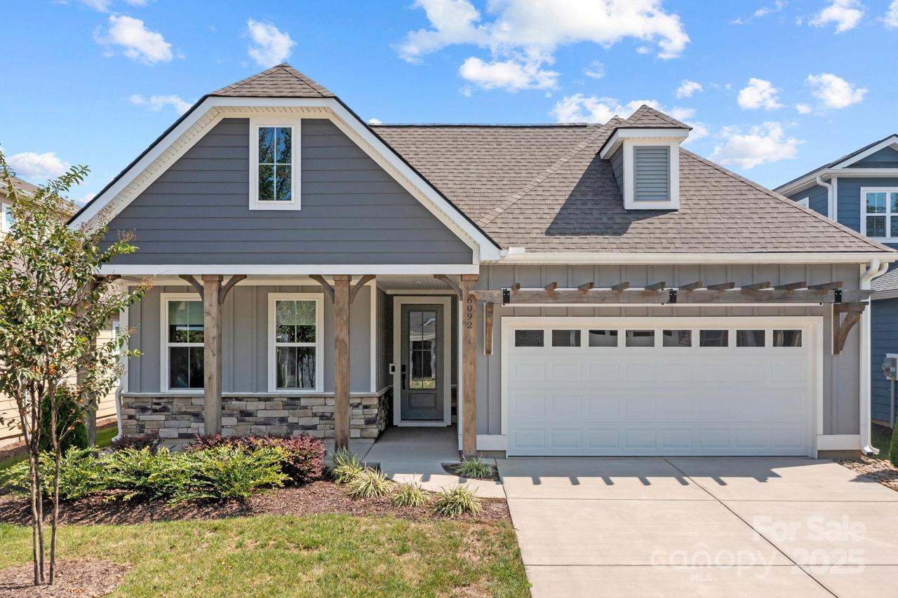 6092 Pier Dr., Denver, NC 28037