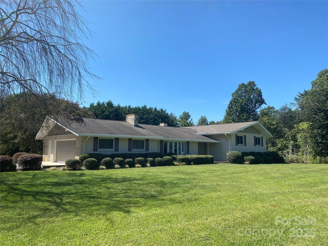 5055 Spartan Dr., Hudson, NC 28638