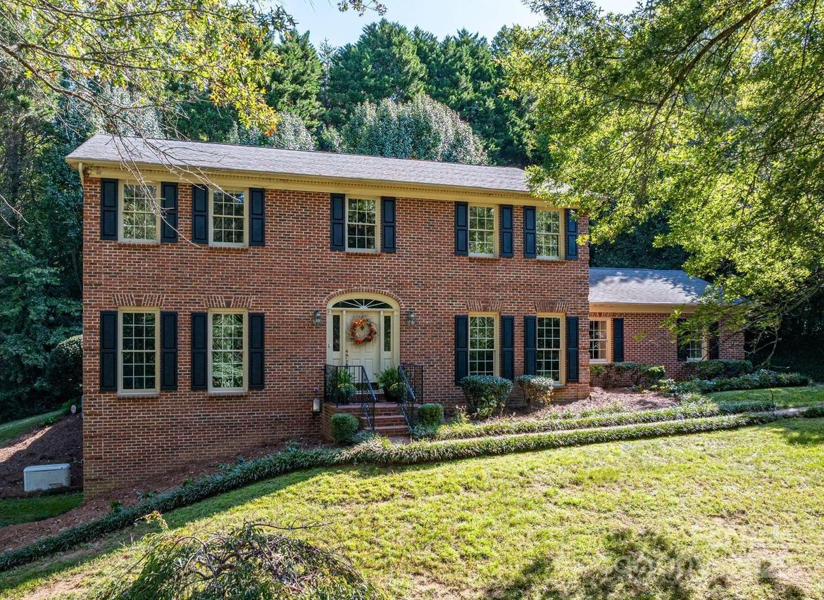 240 37th Avenue Pl., Hickory, NC 28601