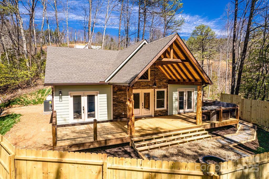 79 Abbey View Rd., Bryson City, NC 28713