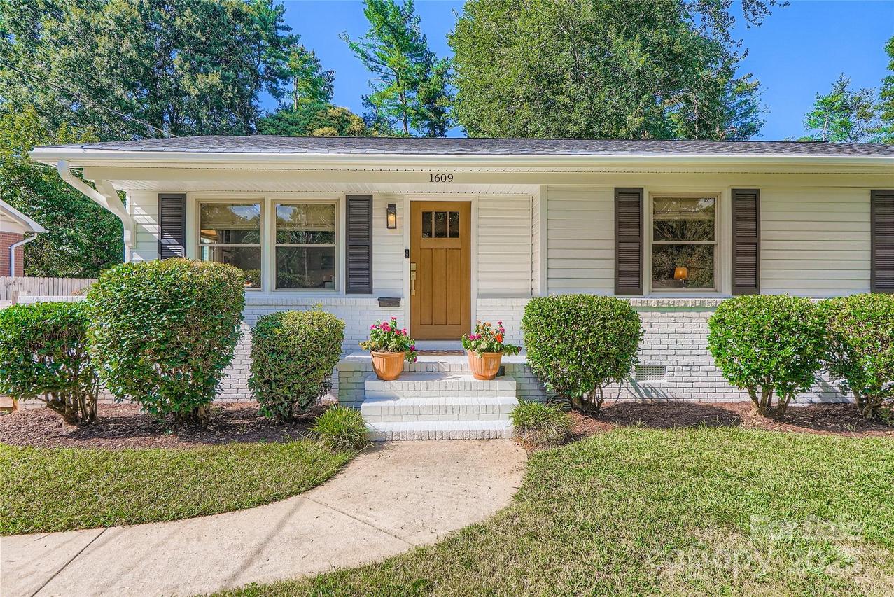 1609 Starbrook Dr., Charlotte, NC 28210